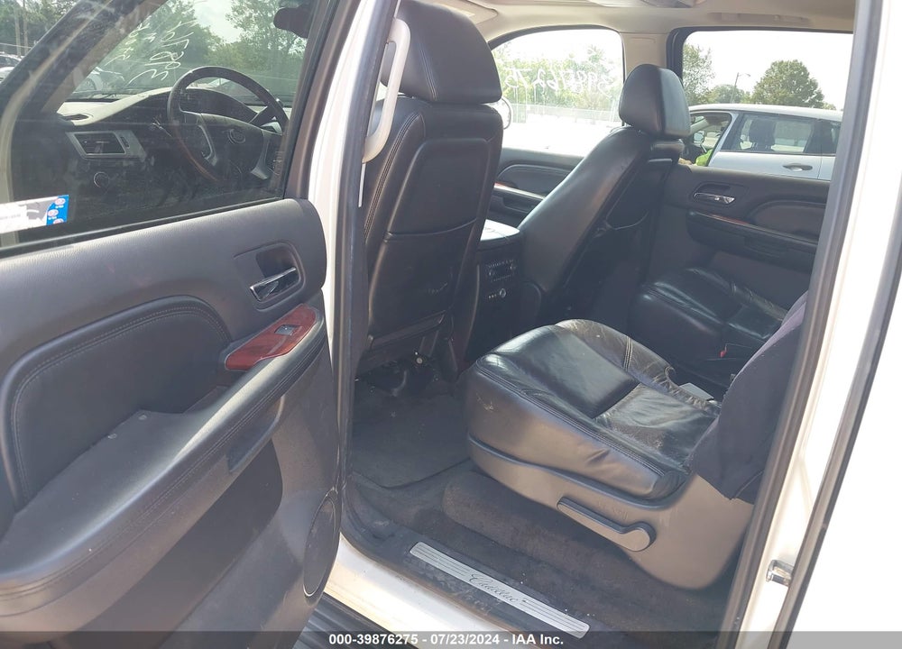2008 CADILLAC ESCALADE ESV STANDARD VIN: 1GYFK66828R140640