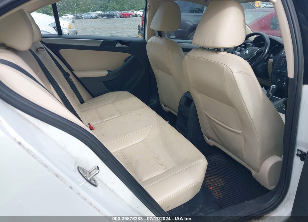 2017 VOLKSWAGEN JETTA 1.4T SE VIN: 3VWDB7AJ1HM235329