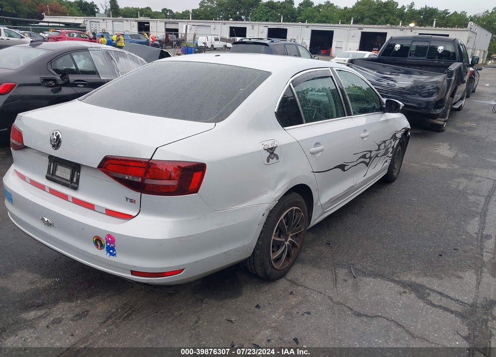 2017 VOLKSWAGEN JETTA 1.4T S VIN: 3VW2B7AJ1HM239971