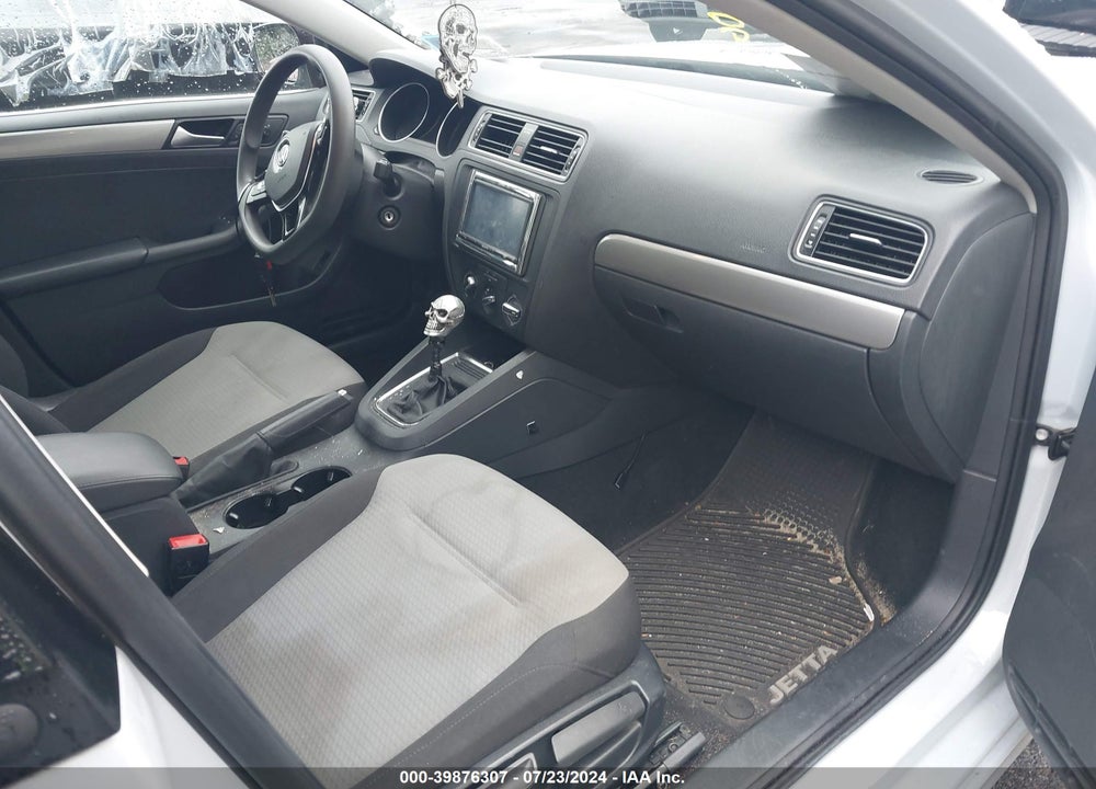 2017 VOLKSWAGEN JETTA 1.4T S VIN: 3VW2B7AJ1HM239971