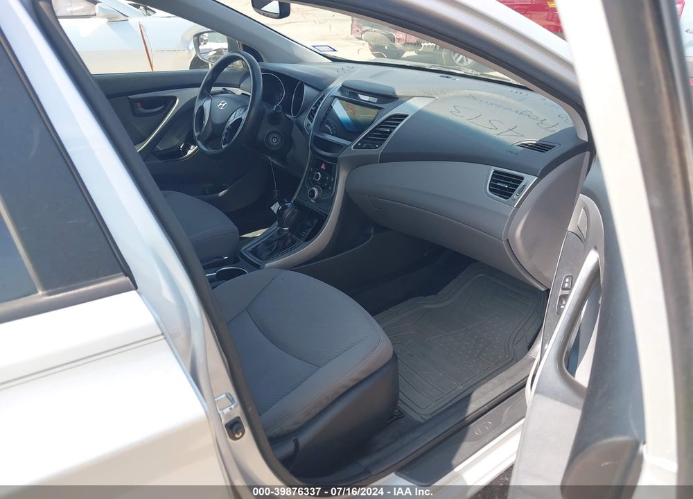 2015 HYUNDAI ELANTRA SE VIN: KMHDH4AE6FU326927