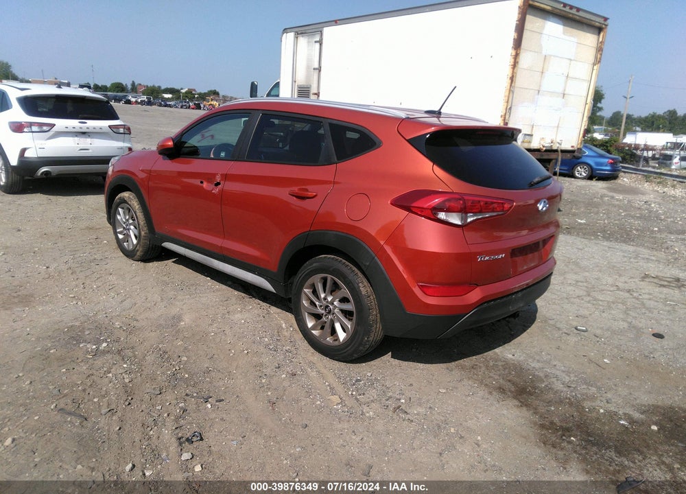2017 HYUNDAI TUCSON SE VIN: KM8J33A41HU518472