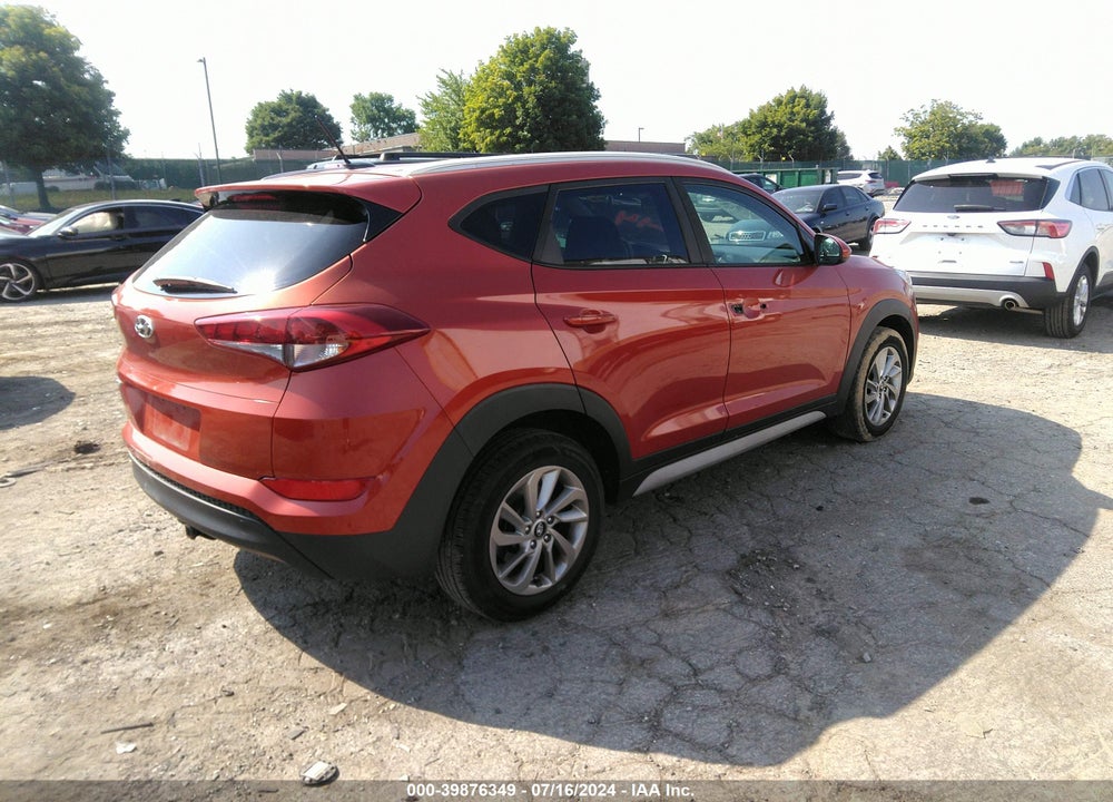 2017 HYUNDAI TUCSON SE VIN: KM8J33A41HU518472