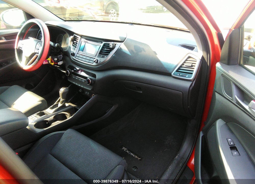 2017 HYUNDAI TUCSON SE VIN: KM8J33A41HU518472