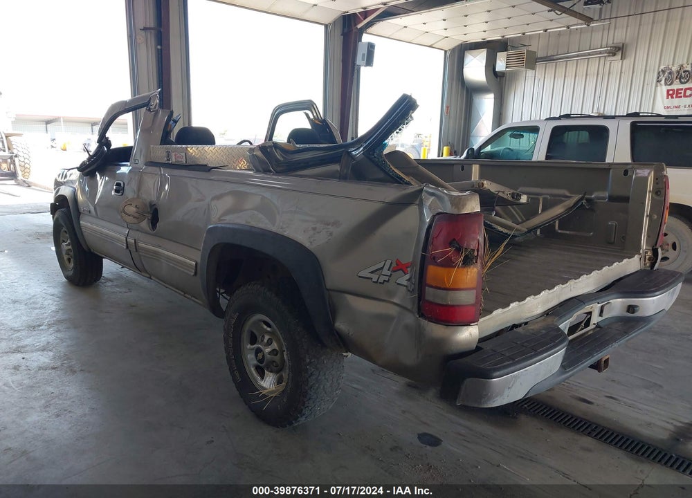 2000 CHEVROLET SILVERADO 2500 LS VIN: 1GCGK24U1YZ264322