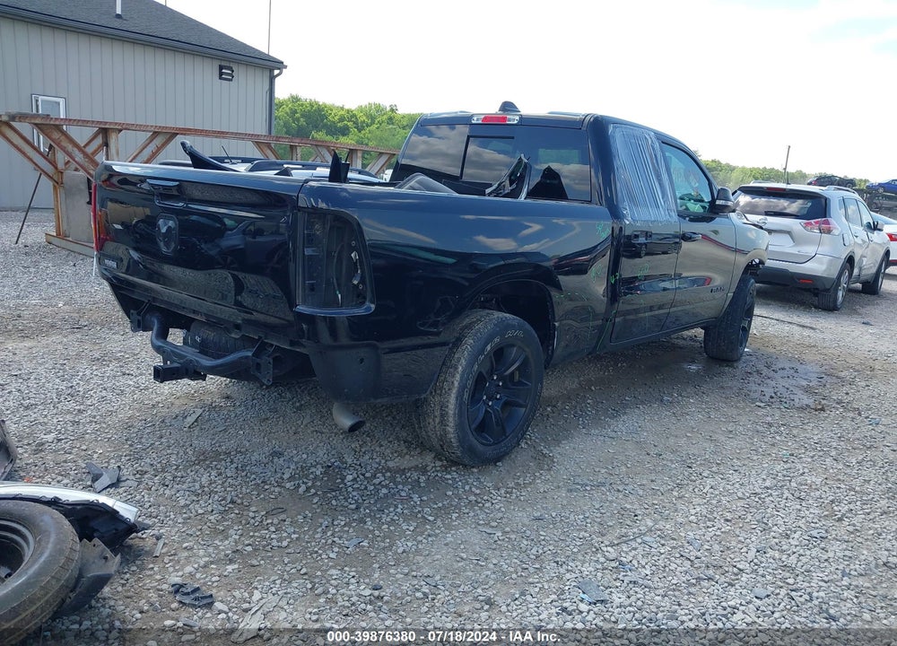 2022 RAM 1500 BIG HORN QUAD CAB 4X4 6'4 BOX VIN: 1C6RRFBG5NN238292