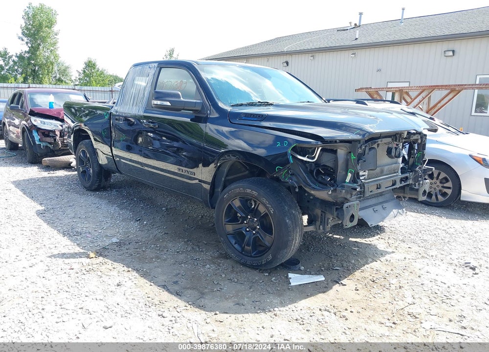 2022 RAM 1500 BIG HORN QUAD CAB 4X4 6'4 BOX VIN: 1C6RRFBG5NN238292