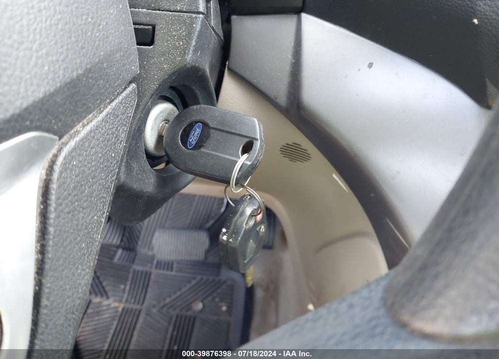 2015 FORD ESCAPE SE VIN: 1FMCU9G9XFUB54903