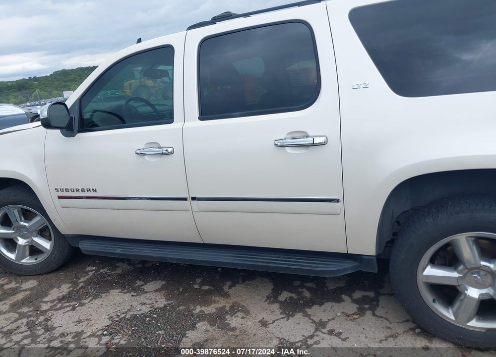 2014 CHEVROLET SUBURBAN 1500 LTZ VIN: 1GNSKKE7XER127238