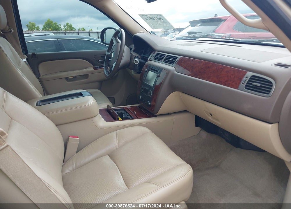 2014 CHEVROLET SUBURBAN 1500 LTZ VIN: 1GNSKKE7XER127238