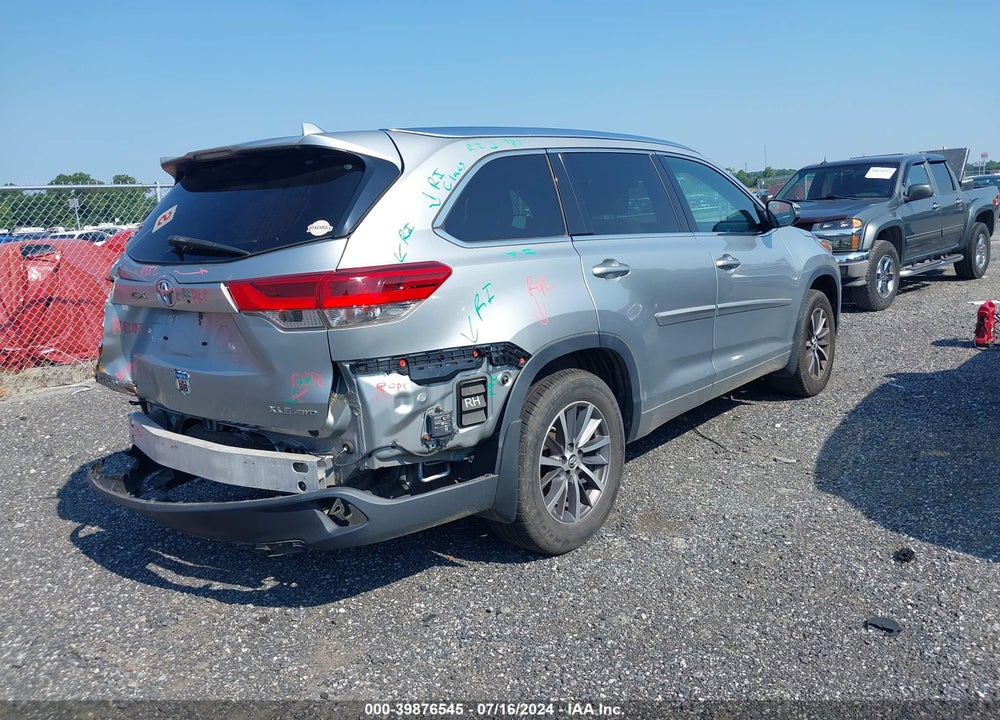2017 TOYOTA HIGHLANDER XLE VIN: 5TDJZRFH4HS430084