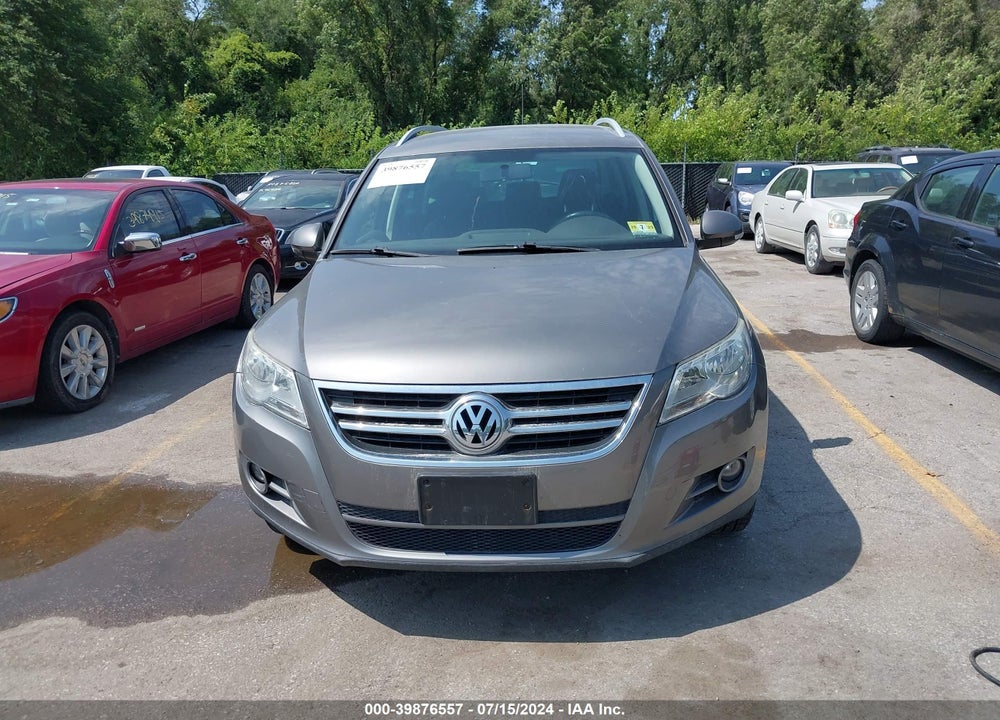 2010 VOLKSWAGEN TIGUAN SE VIN: WVGAV7AX6AW001156