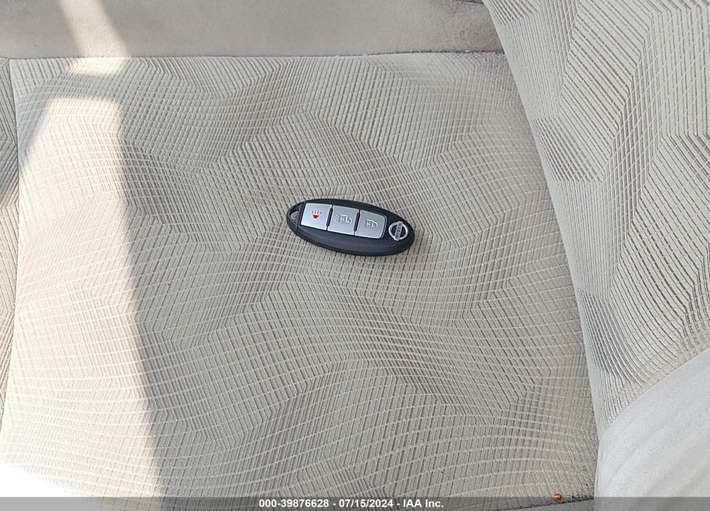 2014 NISSAN ROGUE SV VIN: 5N1AT2MV7EC858676
