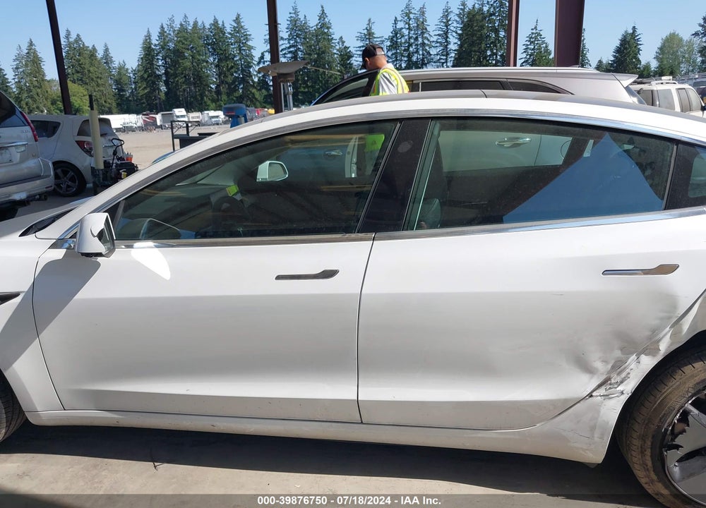 2020 TESLA MODEL 3 STANDARD RANGE PLUS REAR-WHEEL DRIVE/STANDARD RANGE REAR-WHEEL DRIVE VIN: 5YJ3E1EA9LF613004