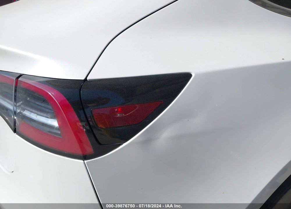 2020 TESLA MODEL 3 STANDARD RANGE PLUS REAR-WHEEL DRIVE/STANDARD RANGE REAR-WHEEL DRIVE VIN: 5YJ3E1EA9LF613004