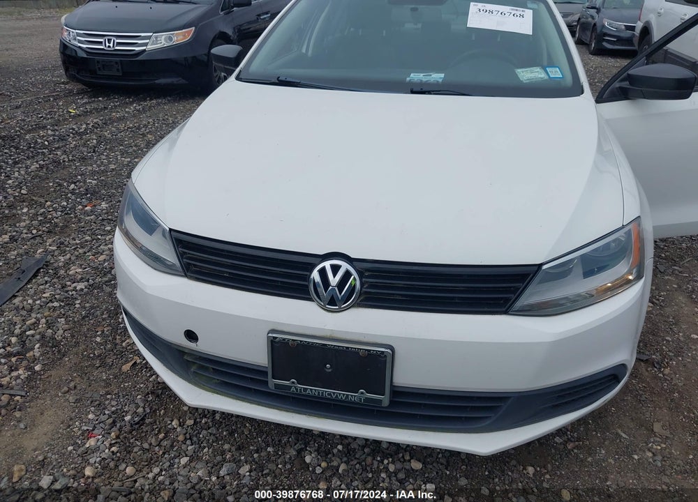 2014 VOLKSWAGEN JETTA 2.0L S VIN: 3VW2K7AJ1EM241814