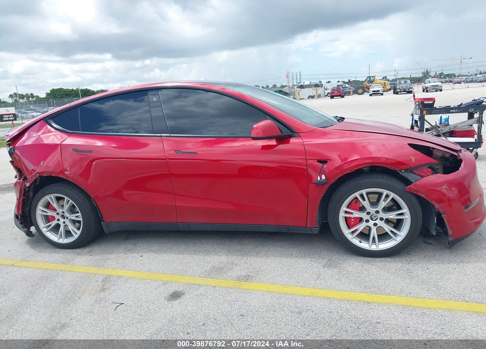 2021 TESLA MODEL Y LONG RANGE DUAL MOTOR ALL-WHEEL DRIVE VIN: 5YJYGDEE6MF175659