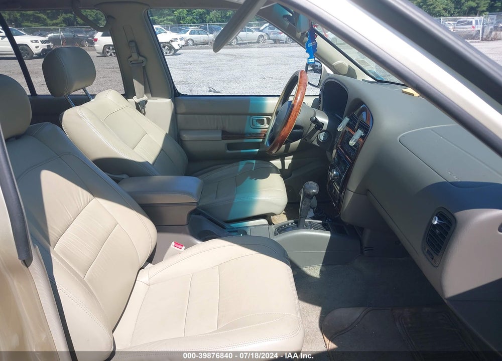 1998 INFINITI QX4 VIN: JNRAR05Y1WW037461