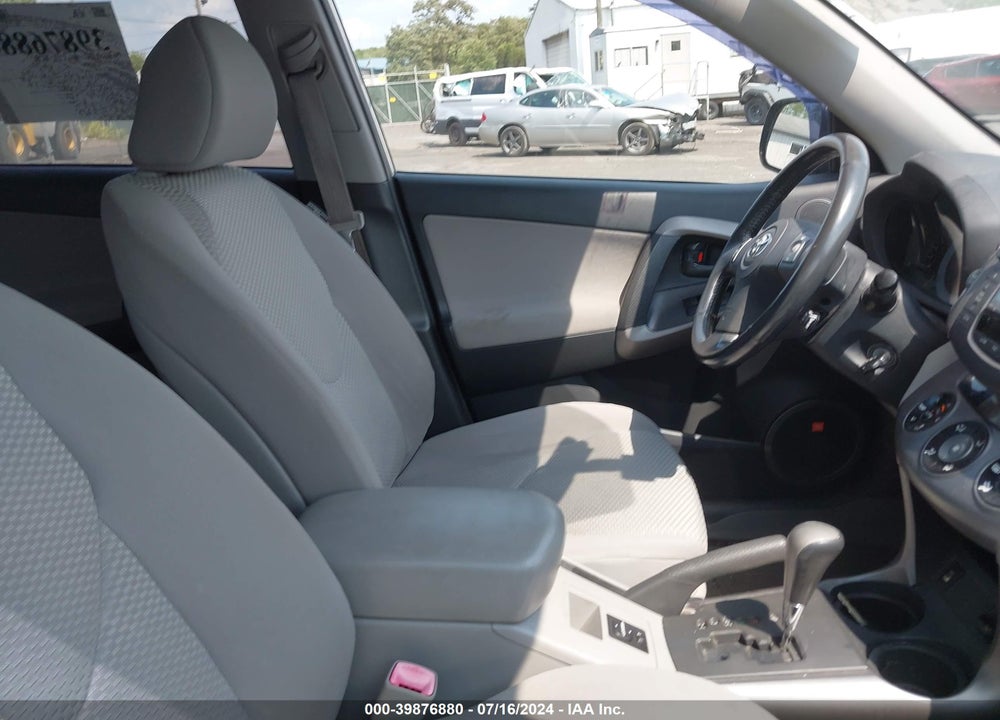 2008 TOYOTA RAV4 VIN: JTMBK31V586037004