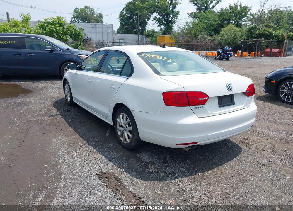 2014 VOLKSWAGEN JETTA 1.8T SE VIN: 3VWD17AJ1EM216908