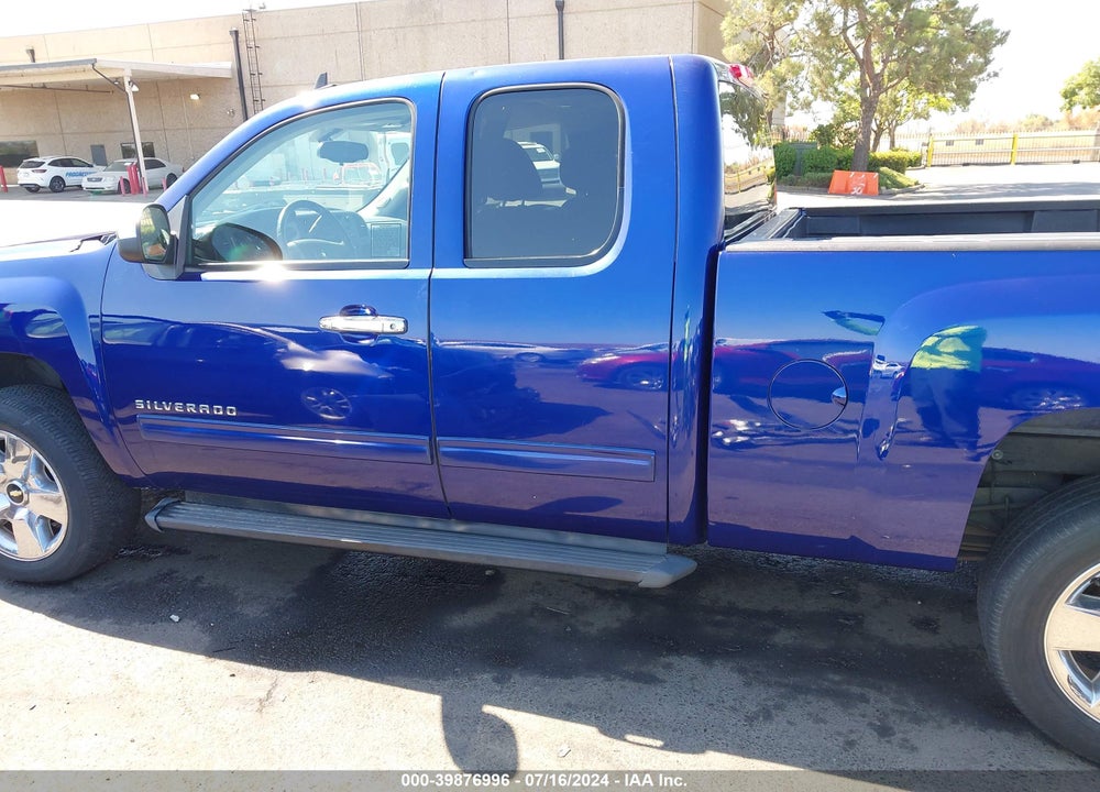 2011 CHEVROLET SILVERADO 1500 LT VIN: 1GCRCSE0XBZ247057