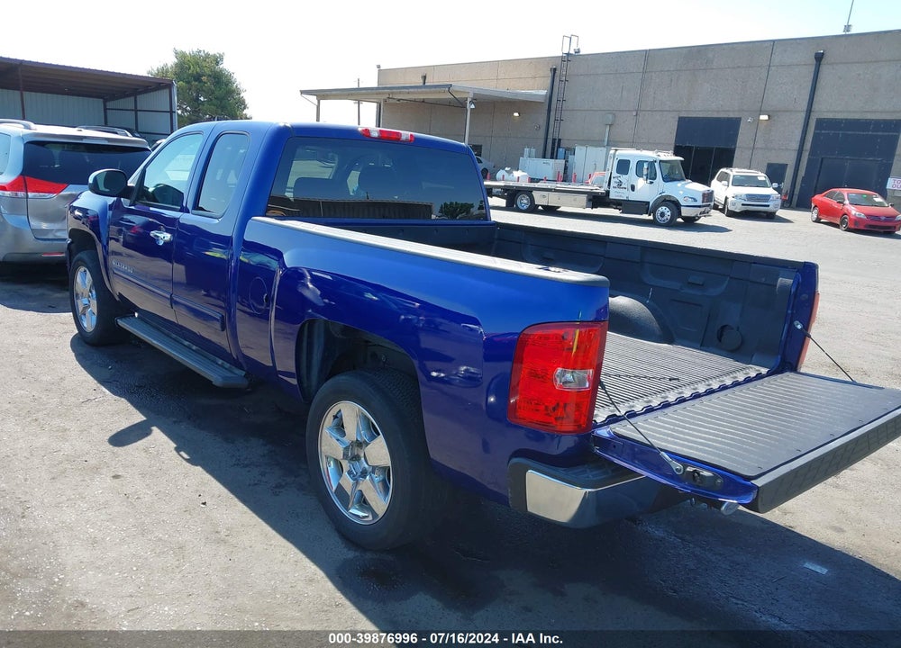 2011 CHEVROLET SILVERADO 1500 LT VIN: 1GCRCSE0XBZ247057