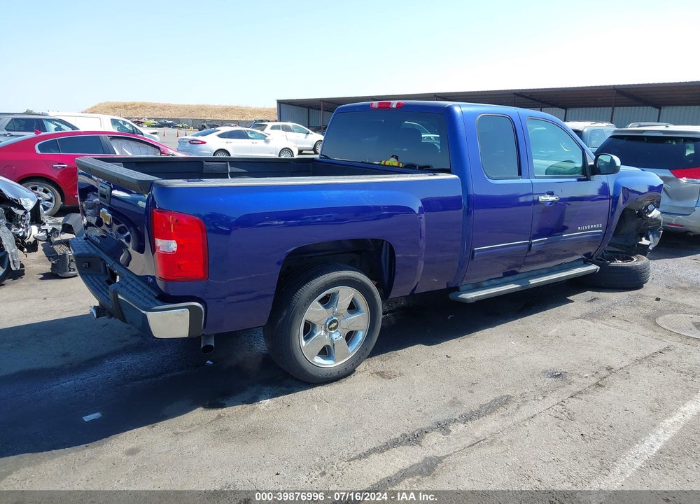 2011 CHEVROLET SILVERADO 1500 LT VIN: 1GCRCSE0XBZ247057