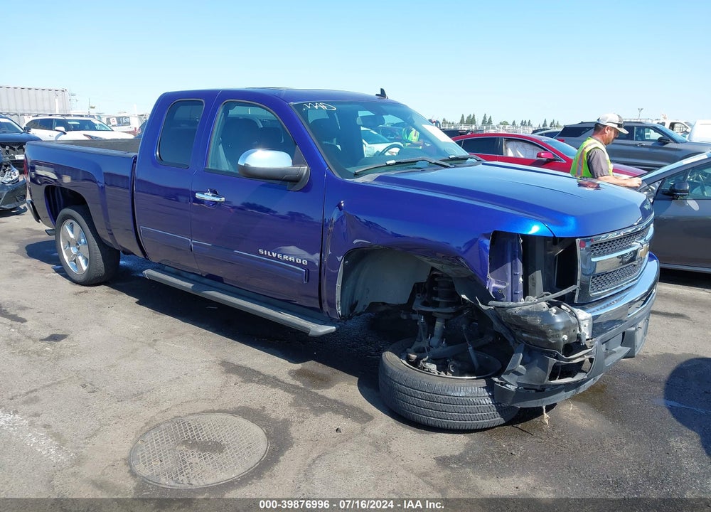 2011 CHEVROLET SILVERADO 1500 LT VIN: 1GCRCSE0XBZ247057