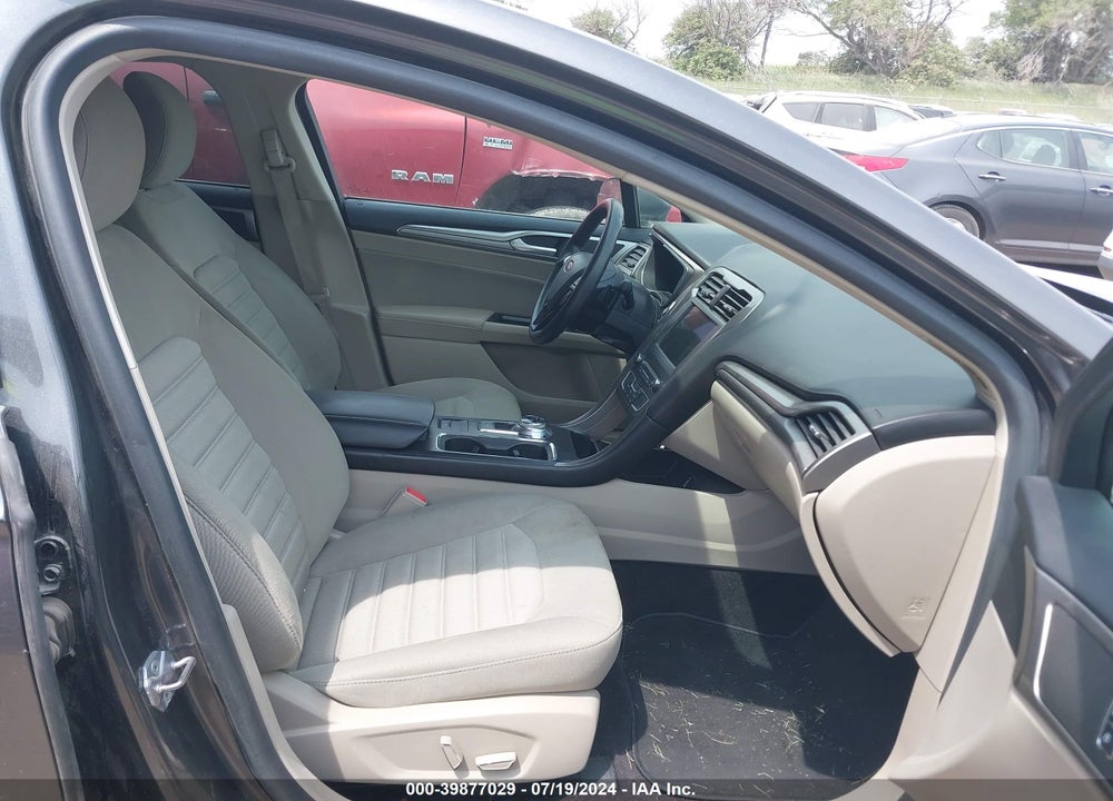 2017 FORD FUSION SE VIN: 3FA6P0HD8HR312310
