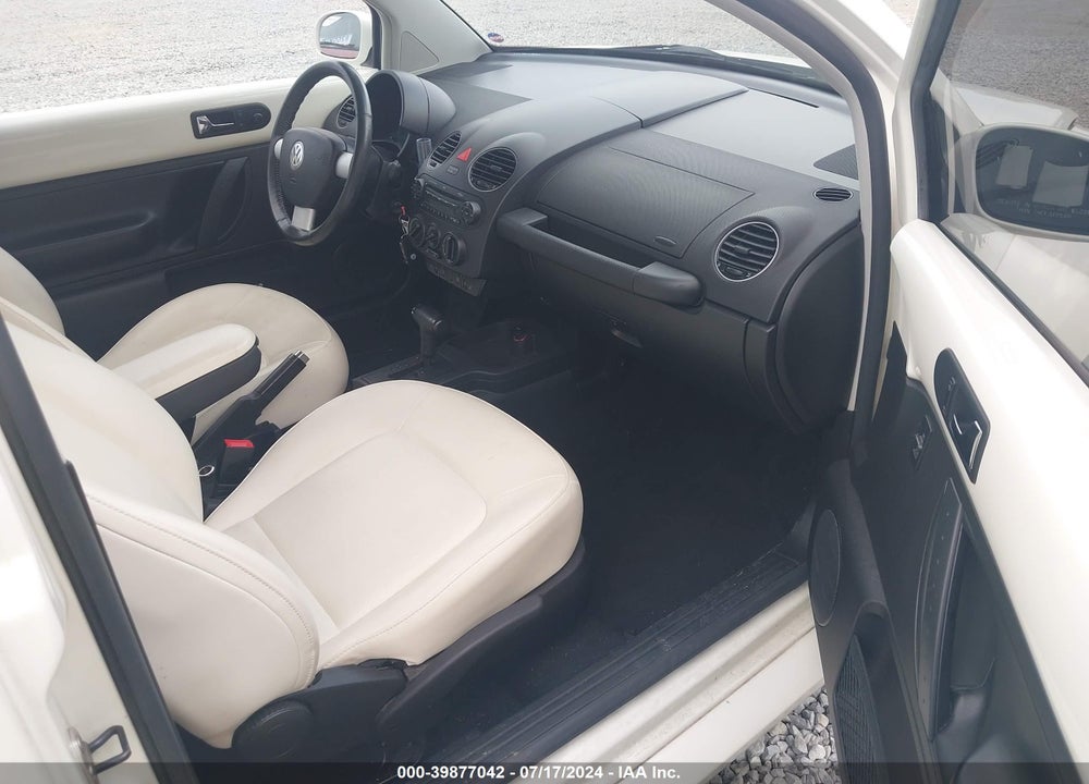 2008 VOLKSWAGEN NEW BEETLE BLACK TIE EDITION/TRIPLE WHITE VIN: 3VWFW31C18M512617
