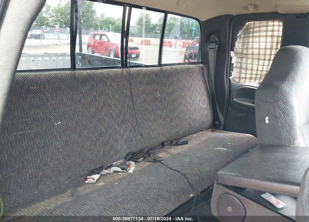2001 DODGE RAM 1500 VIN: 1B7HC13Y41J253030