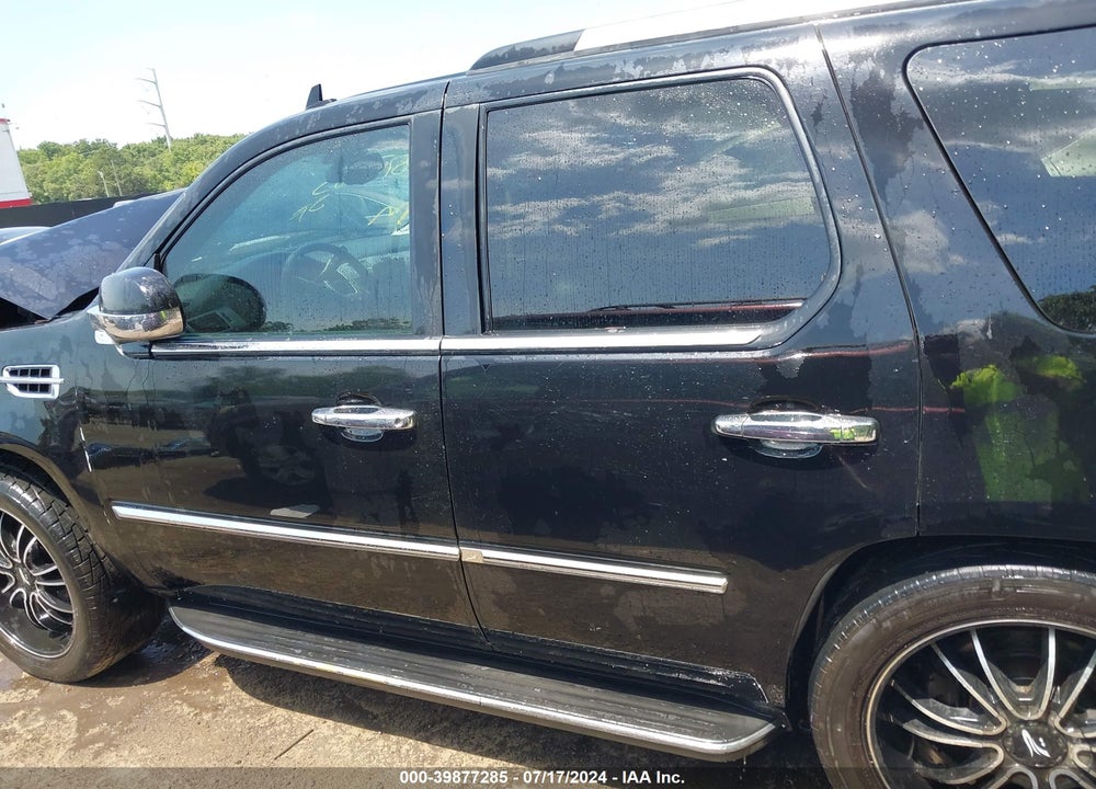 2008 CADILLAC ESCALADE STANDARD VIN: 1GYFK63868R237442