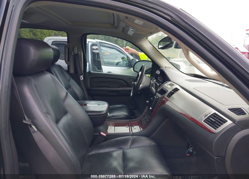 2008 CADILLAC ESCALADE STANDARD VIN: 1GYFK63868R237442