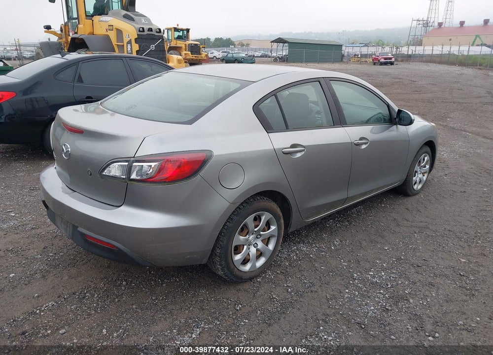 2011 MAZDA 3 I SPORT VIN: JM1BL1UG1B1497280
