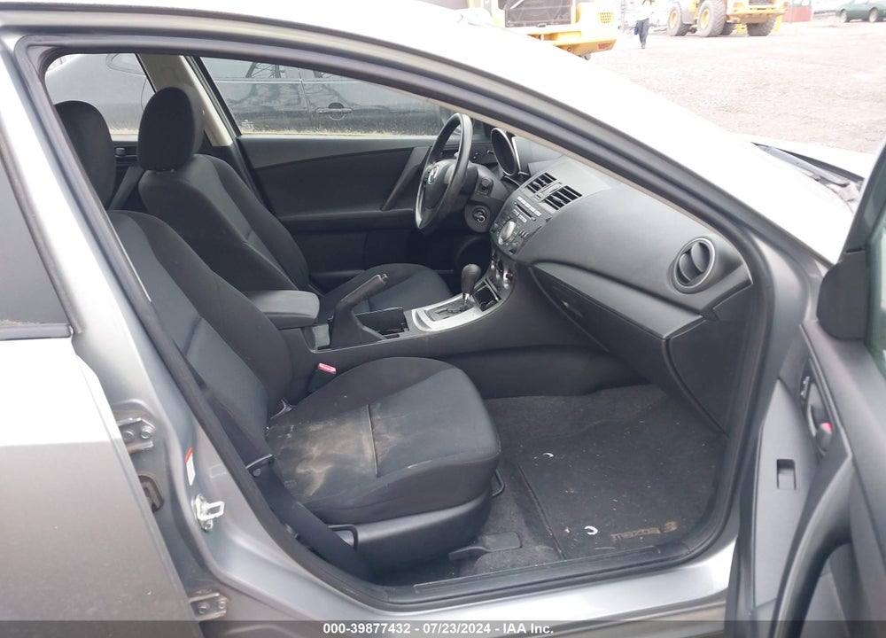 2011 MAZDA 3 I SPORT VIN: JM1BL1UG1B1497280