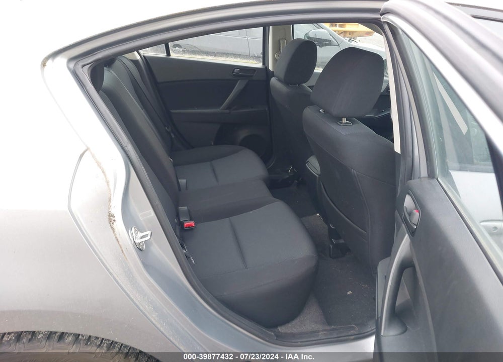 2011 MAZDA 3 I SPORT VIN: JM1BL1UG1B1497280