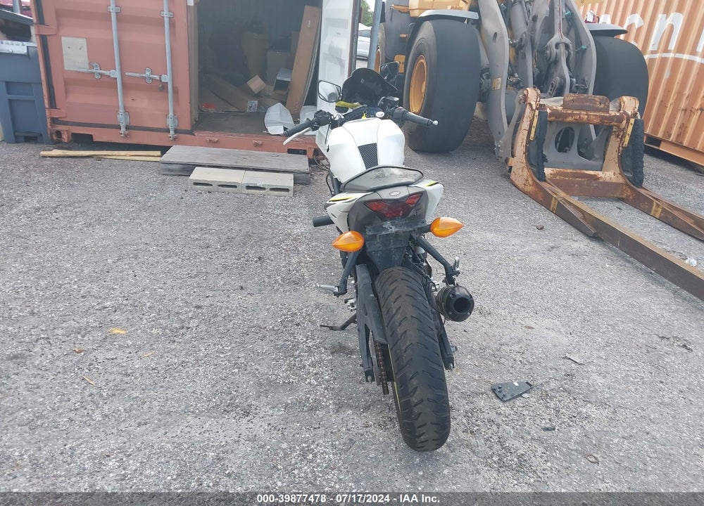 2018 YAMAHA YZFR3 A VIN: MH3RH15Y0JK004111