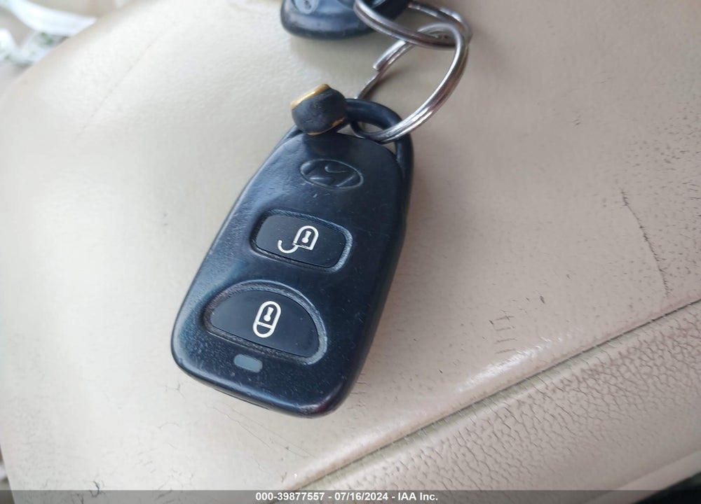 2008 HYUNDAI SANTA FE GLS VIN: 5NMSG73D98H172129