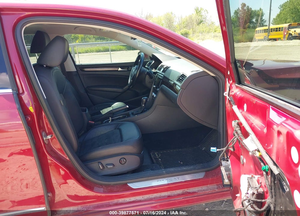 2015 VOLKSWAGEN PASSAT 2.0L TDI SEL PREMIUM VIN: 1VWCV7A36FC061891