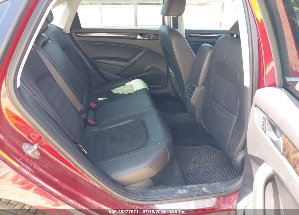 2015 VOLKSWAGEN PASSAT 2.0L TDI SEL PREMIUM VIN: 1VWCV7A36FC061891