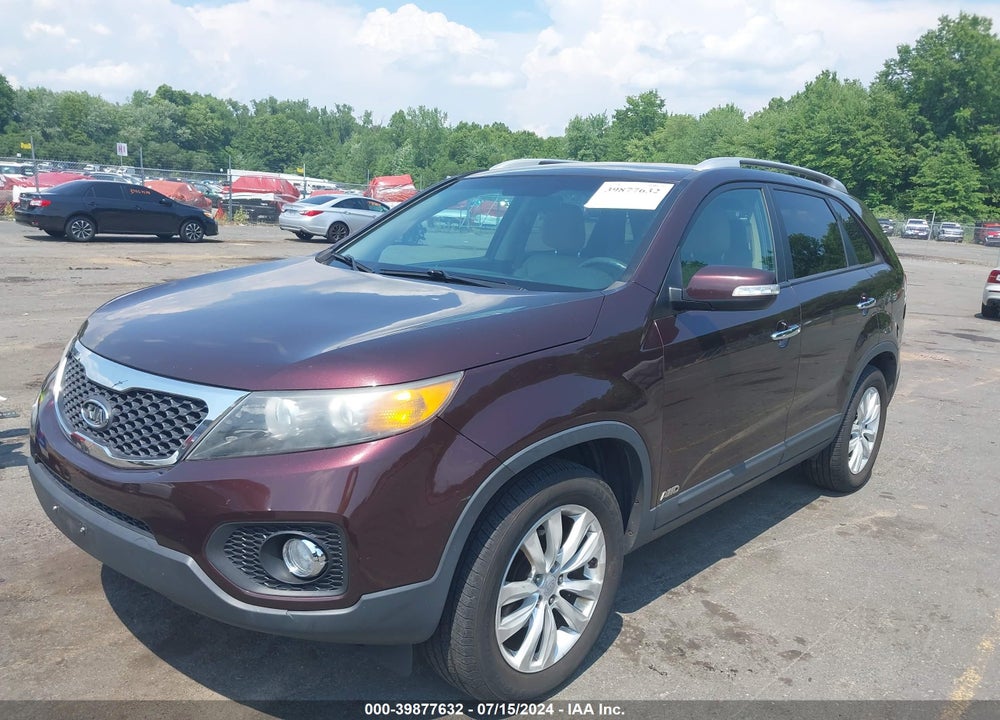 2011 KIA SORENTO LX V6 VIN: 5XYKTDA2XBG060582