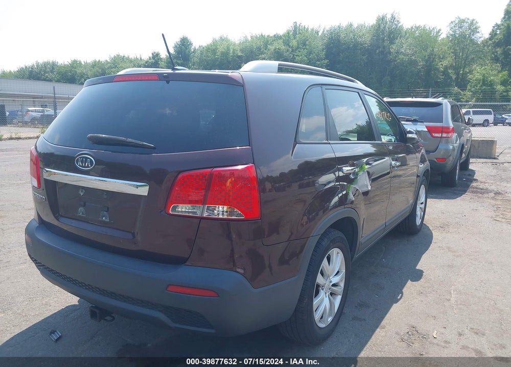 2011 KIA SORENTO LX V6 VIN: 5XYKTDA2XBG060582