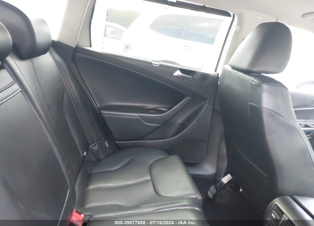 2010 VOLKSWAGEN PASSAT KOMFORT VIN: WVWXK9AN3AE034364