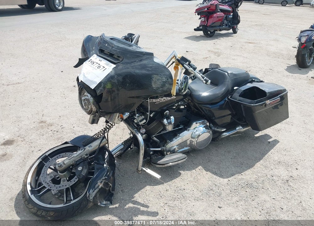 2019 HARLEY-DAVIDSON FLHX VIN: 1HD1KBC13KB615405