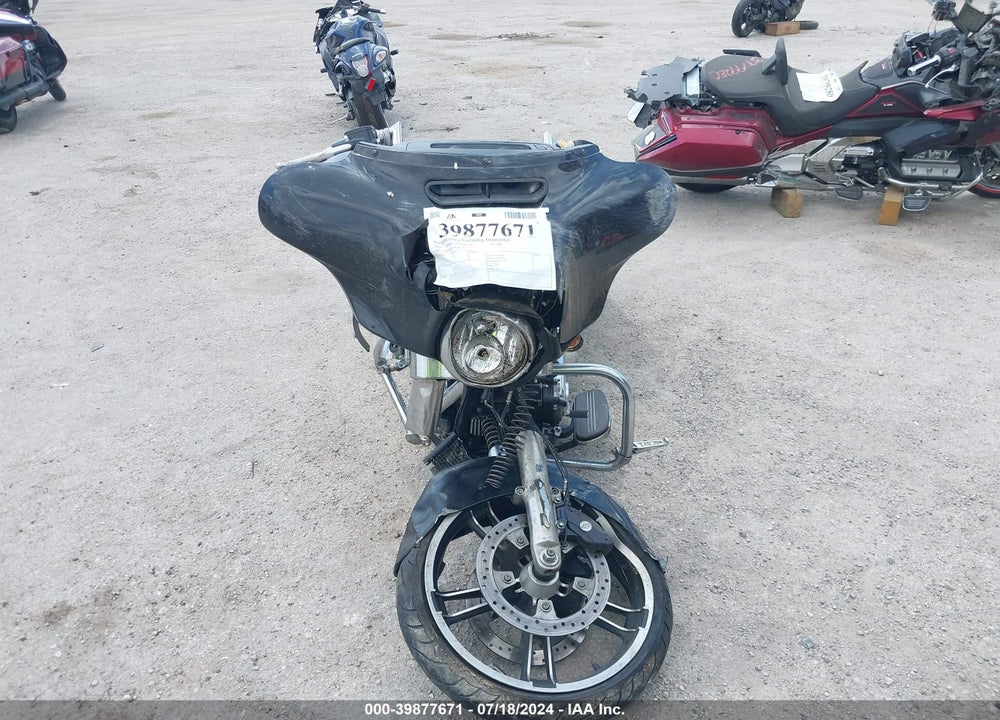 2019 HARLEY-DAVIDSON FLHX VIN: 1HD1KBC13KB615405