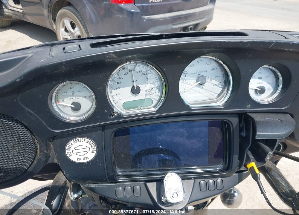 2019 HARLEY-DAVIDSON FLHX VIN: 1HD1KBC13KB615405