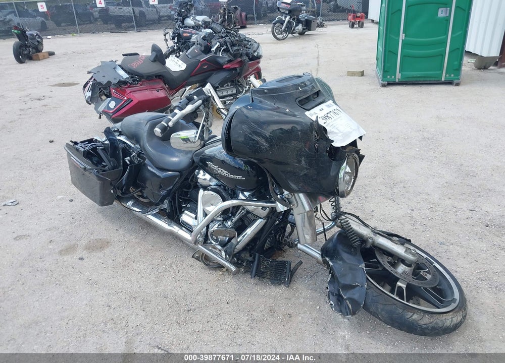 2019 HARLEY-DAVIDSON FLHX VIN: 1HD1KBC13KB615405