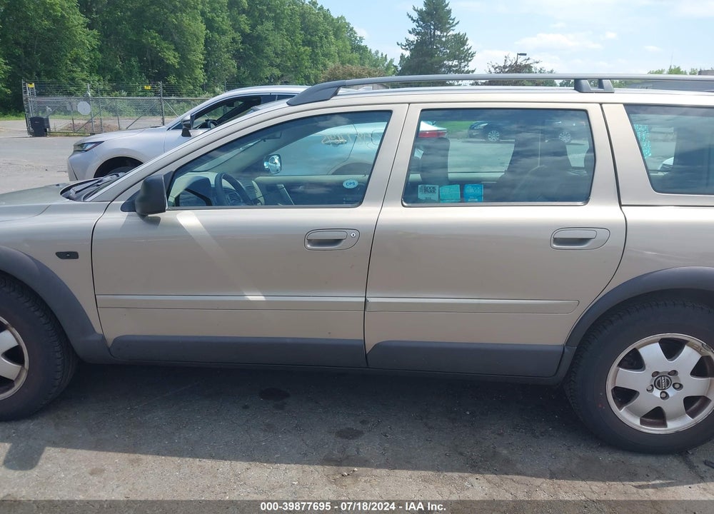 2004 VOLVO XC70 2.5T VIN: YV1SZ59H141147720