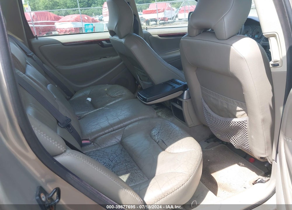 2004 VOLVO XC70 2.5T VIN: YV1SZ59H141147720