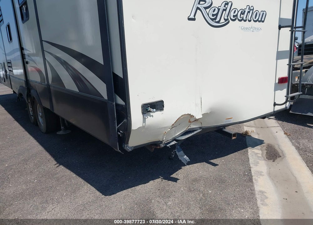 2018 REFLECTION 311BHS VIN: 573FR3827J3318147